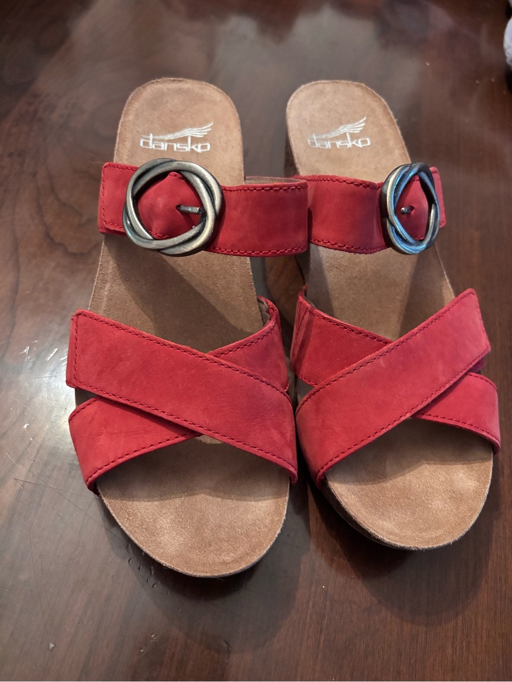 K Women's Red Suede Cross-Strap Slide Sandals with Round Buckles